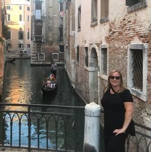 Meet your Posher, Stacy